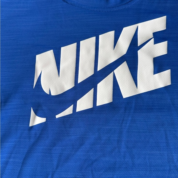 Nike Blue Short Sleeve Tee with White Logo Boys Size Large - Picture 3 of 5